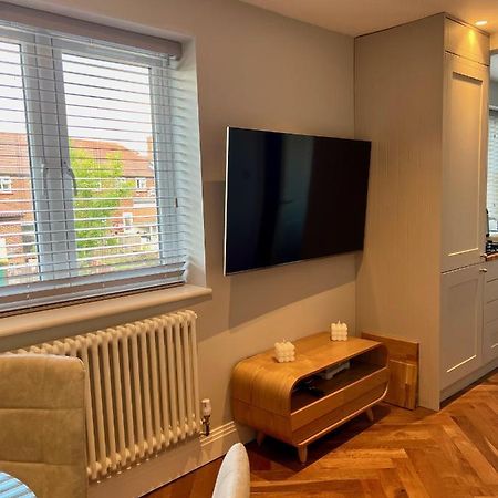 A Luxury 2 Bedroom Apartment Μπάρνετ Εξωτερικό φωτογραφία